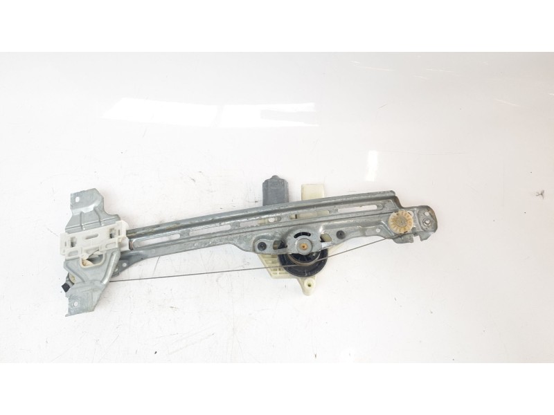 Recambio de elevalunas trasero izquierdo para peugeot 308 sw gt line referencia OEM IAM 9826080480 106174618 