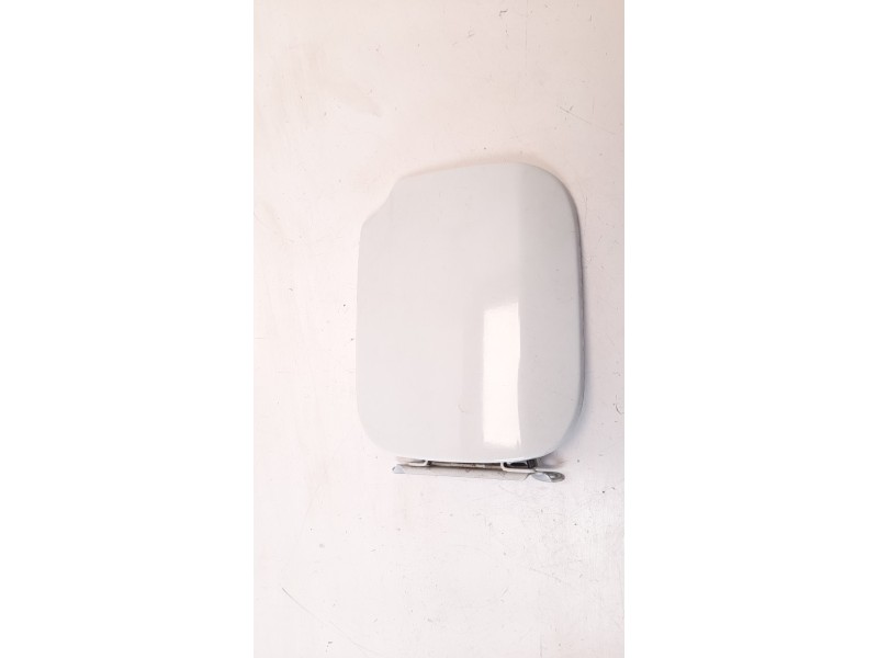 Recambio de tapa exterior combustible para dacia sandero 0.9 tce cat referencia OEM IAM 788304589R  