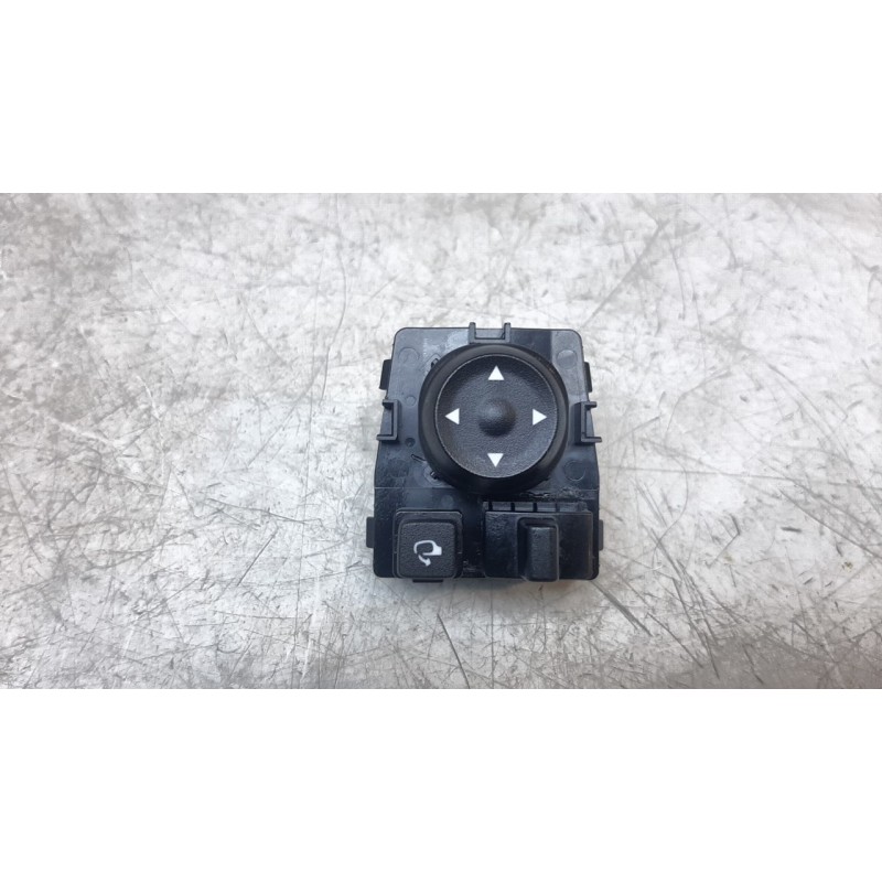 Recambio de mando retrovisor para hyundai i20 (bc3) klass referencia OEM IAM 93530BV010  