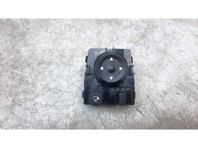 Recambio de mando retrovisor para hyundai i20 (bc3) klass referencia OEM IAM 93530BV010  