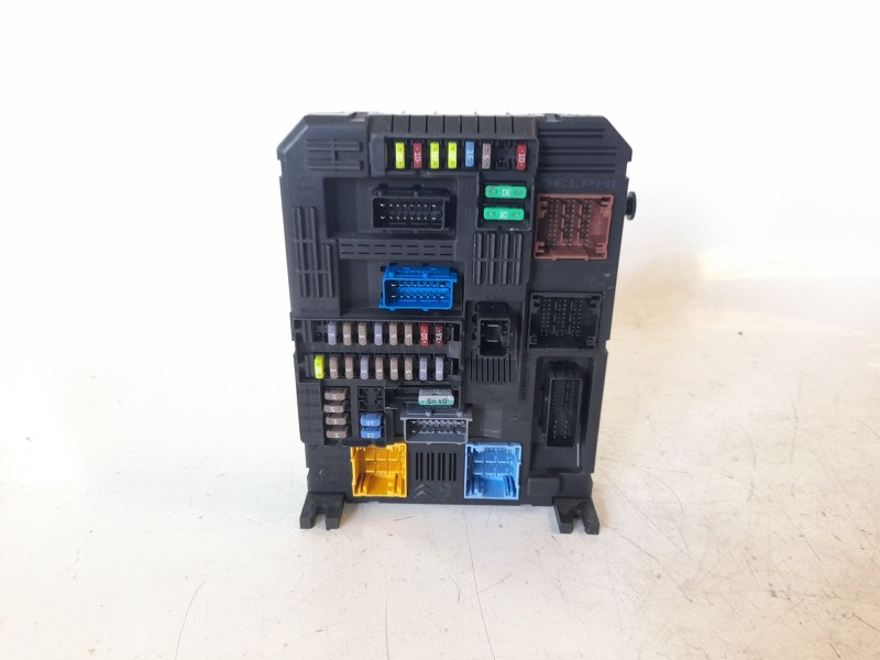 Recambio de caja reles / fusibles para opel grandland x ultimate referencia OEM IAM 9830790580  