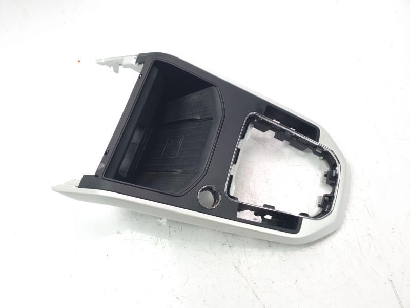 Recambio de moldura para seat arona (kj7, kjp) 1.6 tdi referencia OEM IAM CARGADOR  