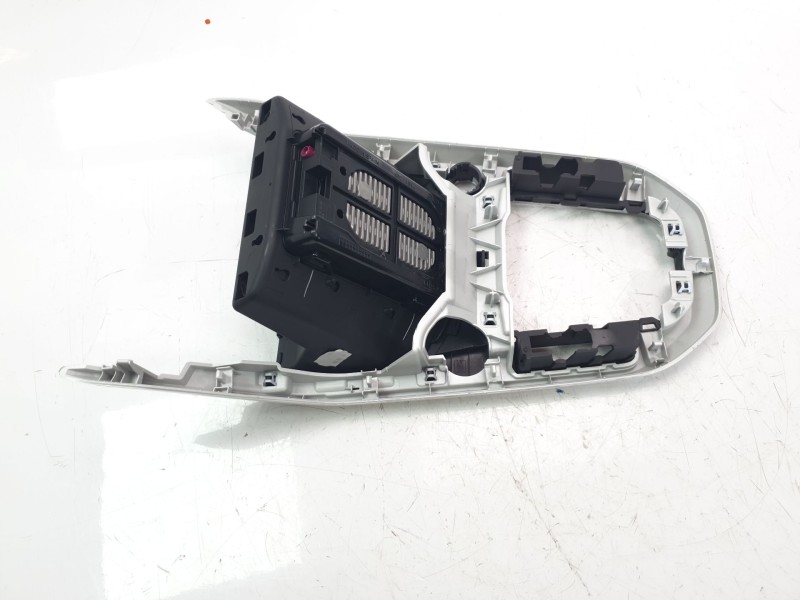 Recambio de moldura para seat arona (kj7, kjp) 1.6 tdi referencia OEM IAM CARGADOR  