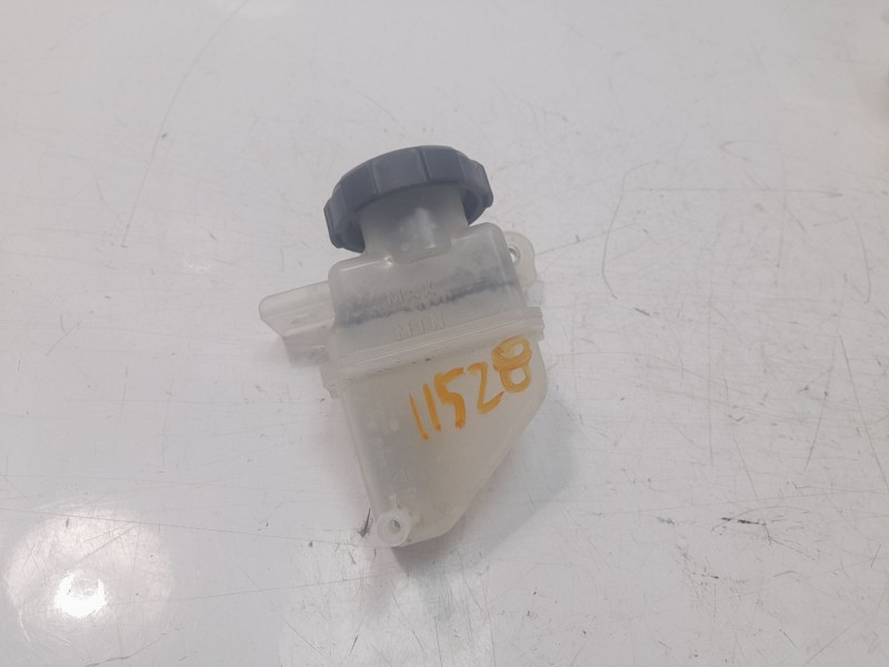 Recambio de deposito servo para kia niro referencia OEM IAM 410662B210  