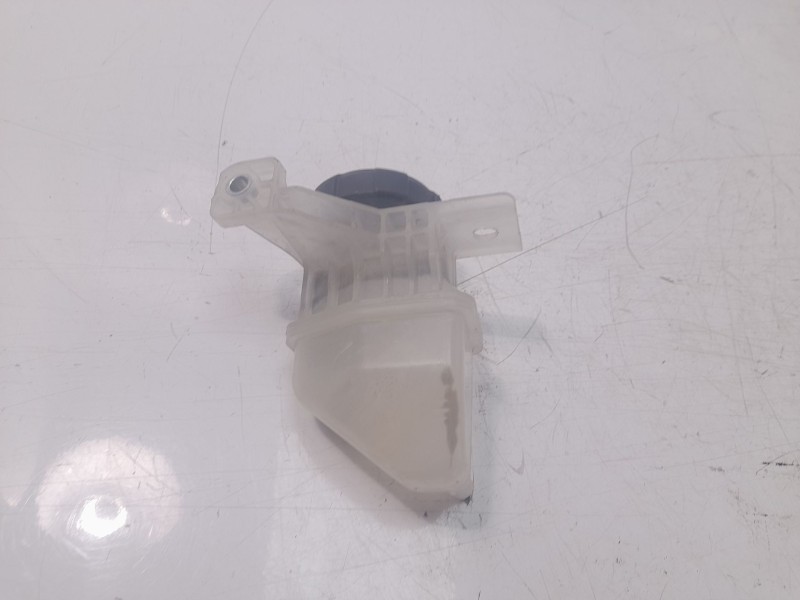 Recambio de deposito servo para kia niro referencia OEM IAM 410662B210  