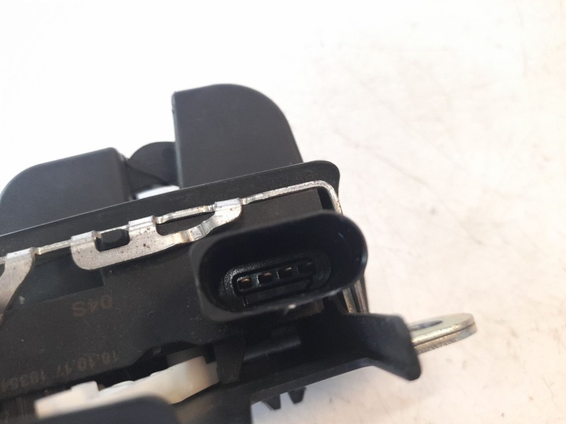 Recambio de cerradura maletero / porton para volkswagen polo edition referencia OEM IAM 2G6827505B  
