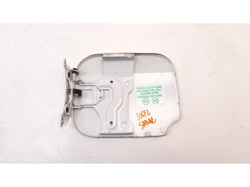 Recambio de tapa exterior combustible para dacia sandero 0.9 tce cat referencia OEM IAM 788304589R  