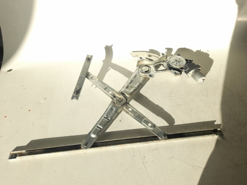 Recambio de elevalunas delantero derecho para mitsubishi l 200 (kl0/kj0) basis doppelkabine 4wd referencia OEM IAM 5713A460  