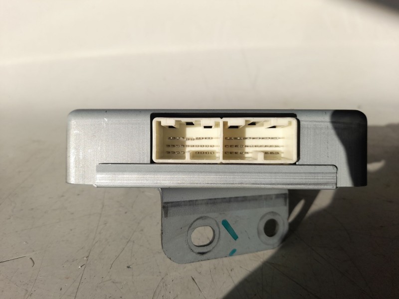 Recambio de modulo electronico para mitsubishi l 200 (kl0/kj0) basis doppelkabine 4wd referencia OEM IAM 8631B961  