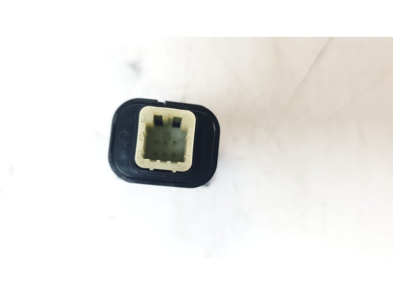 Recambio de interruptor para ssangyong tivoli urban 4x2 referencia OEM IAM 8570035030  