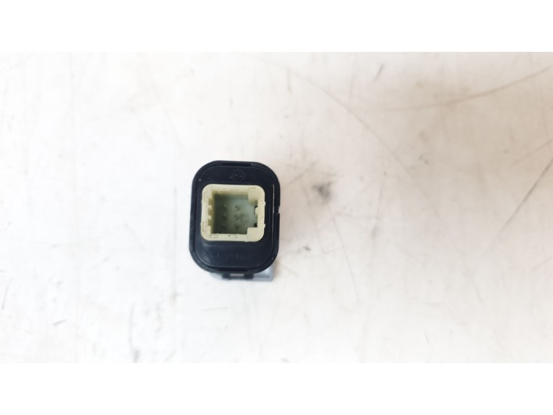 Recambio de interruptor para ssangyong tivoli urban 4x2 referencia OEM IAM 8570035010  