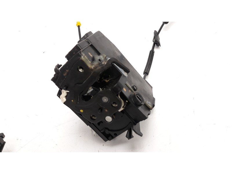 Recambio de cerradura puerta trasera izquierda para peugeot 308 style referencia OEM IAM 9826126080  