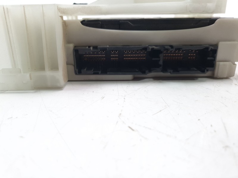 Recambio de modulo electronico para toyota rav4 referencia OEM IAM 8273042890  