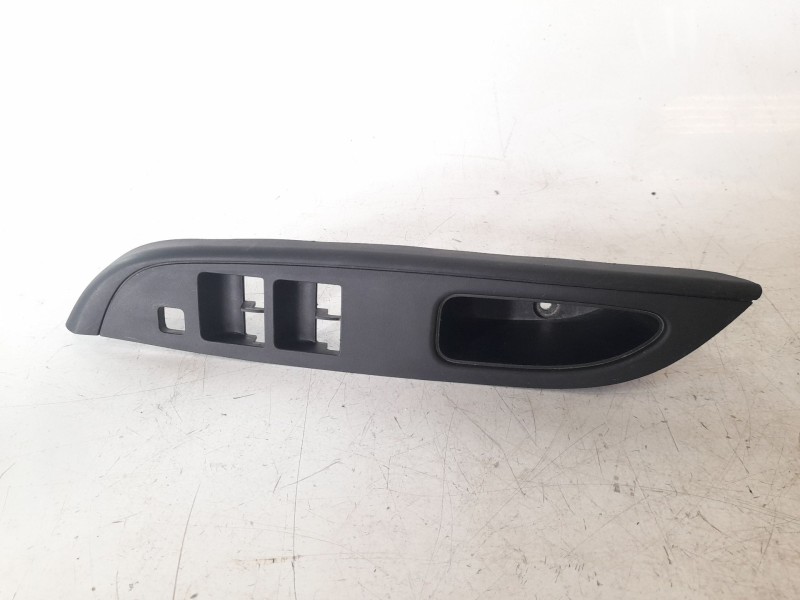Recambio de moldura para mitsubishi l 200 (kl0/kj0) basis doppelkabine 4wd referencia OEM IAM 7641A063ZZ  