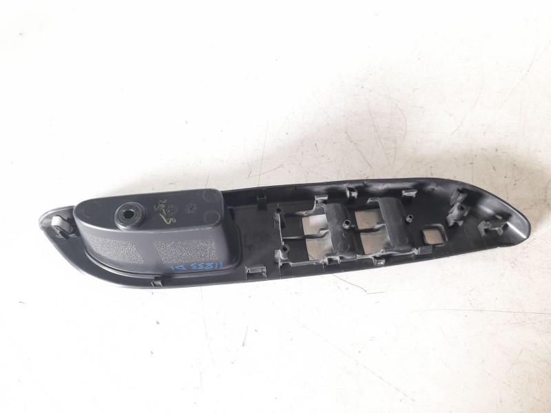 Recambio de moldura para mitsubishi l 200 (kl0/kj0) basis doppelkabine 4wd referencia OEM IAM 7641A063ZZ  