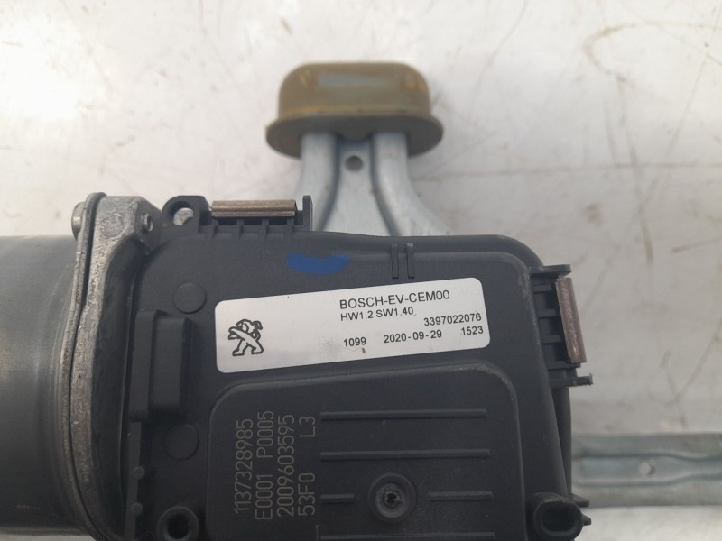 Recambio de motor limpia delantero para peugeot 3008 allure referencia OEM IAM 9824762480  