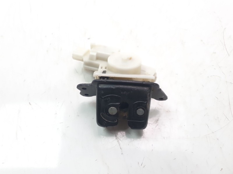 Recambio de cerradura maletero / porton para toyota rav4 referencia OEM IAM 6935042090  