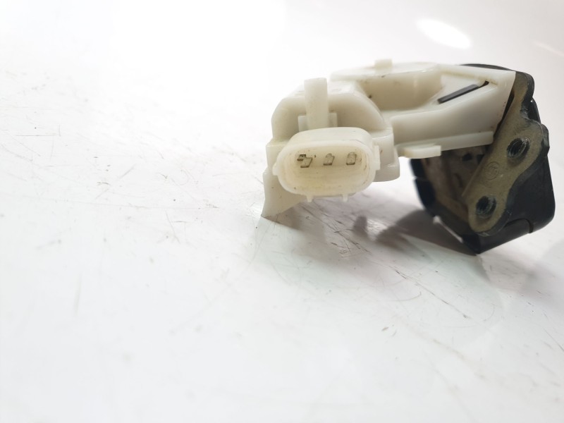 Recambio de cerradura maletero / porton para toyota rav4 referencia OEM IAM 6935042090  