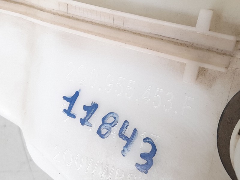 Recambio de deposito limpia para volkswagen polo edition referencia OEM IAM 2Q0955453F  