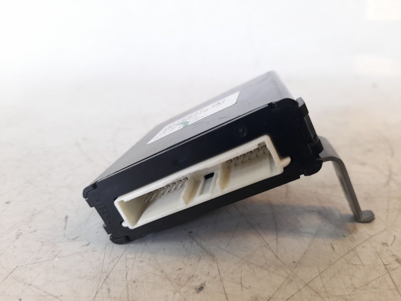 Recambio de modulo electronico para mitsubishi l 200 (kl0/kj0) basis doppelkabine 4wd referencia OEM IAM 8637B016  