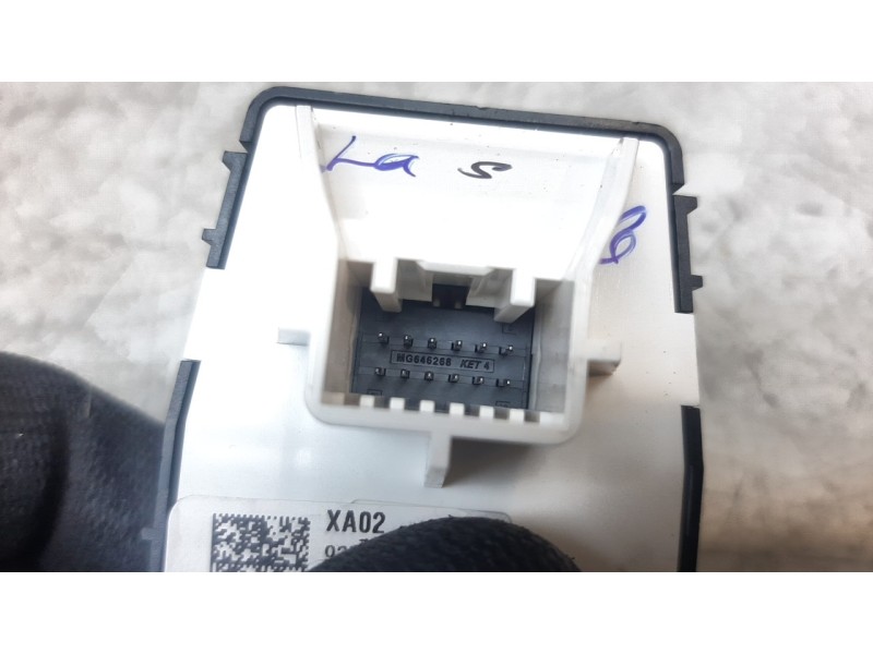 Recambio de mando retrovisor para hyundai i20 (bc3) klass referencia OEM IAM 93530BV010  