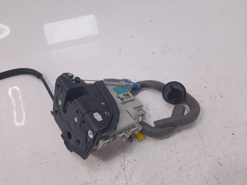 Recambio de cerradura puerta delantera derecha para audi q3 (8ug) attraction quattro referencia OEM IAM 3C1837016A CRDVW1042 EZC