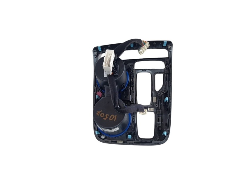 Recambio de moldura para hyundai tucson referencia OEM IAM 84651N7100  