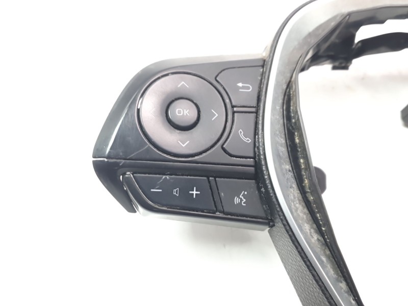 Recambio de mando volante para toyota rav4 referencia OEM IAM 4Y8N5C  