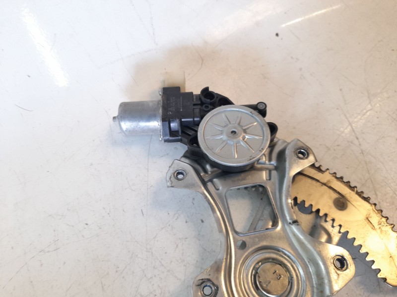 Recambio de elevalunas delantero izquierdo para mitsubishi l 200 (kl0/kj0) basis doppelkabine 4wd referencia OEM IAM 5713A475  