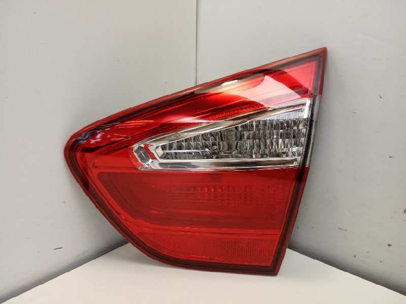 Recambio de piloto trasero derecho para kia rio (yb) 1.2 cat referencia OEM IAM 924041W2  