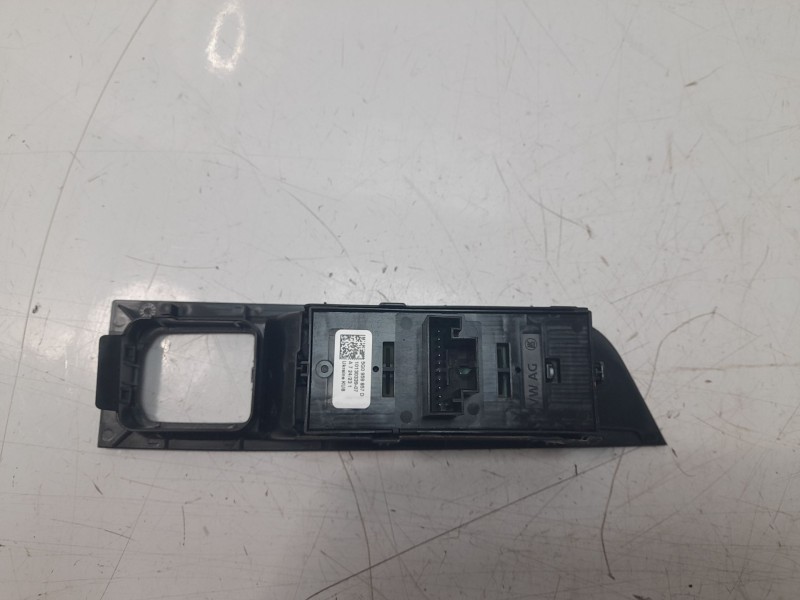 Recambio de mando elevalunas delantero izquierdo para skoda kamiq (nw4) 1.5 tsi referencia OEM IAM 5G0959857D  