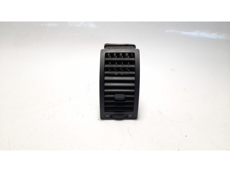 Recambio de rejilla aireadora para volkswagen polo (9n1) 1.4 16v referencia OEM IAM 6Q0819703  