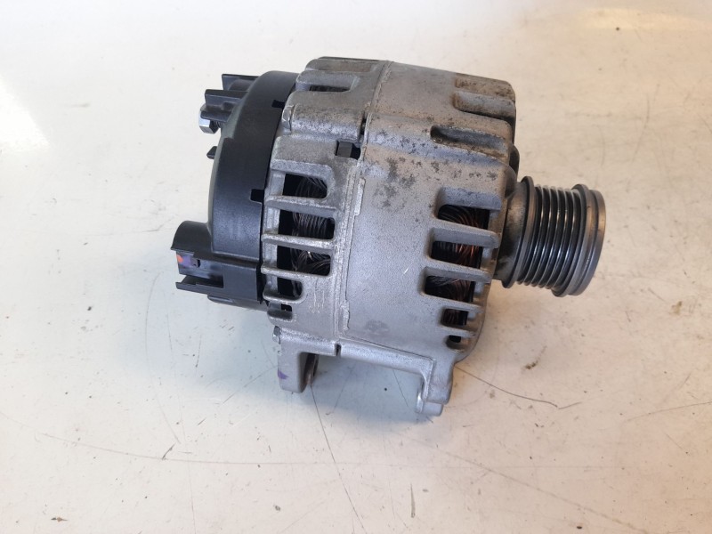Recambio de alternador para audi a3 sportback (8vf) 30 tdi s line referencia OEM IAM   