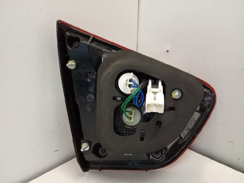 Recambio de piloto trasero derecho para kia rio (yb) 1.2 cat referencia OEM IAM 924041W2  