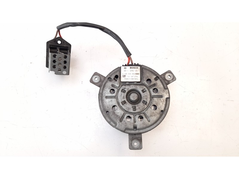 Recambio de electroventilador para opel zafira b 1.7 16v cdti referencia OEM IAM 13147279 47310 0130303302
