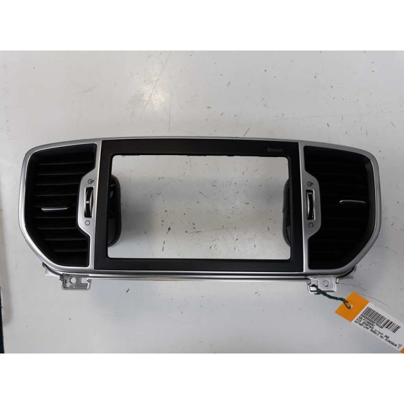 Recambio de rejilla aireadora para kia sportage x-tech 2wd referencia OEM IAM 84740F1200  
