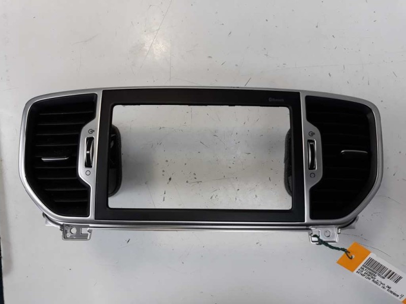 Recambio de rejilla aireadora para kia sportage x-tech 2wd referencia OEM IAM 84740F1200  
