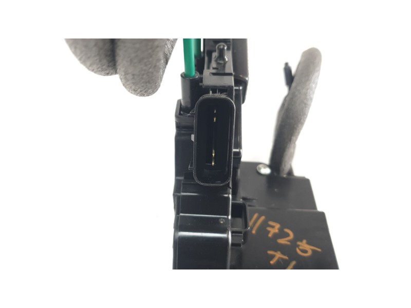 Recambio de cerradura puerta trasera izquierda para ssangyong tivoli urban 4x2 referencia OEM IAM 7131035001  