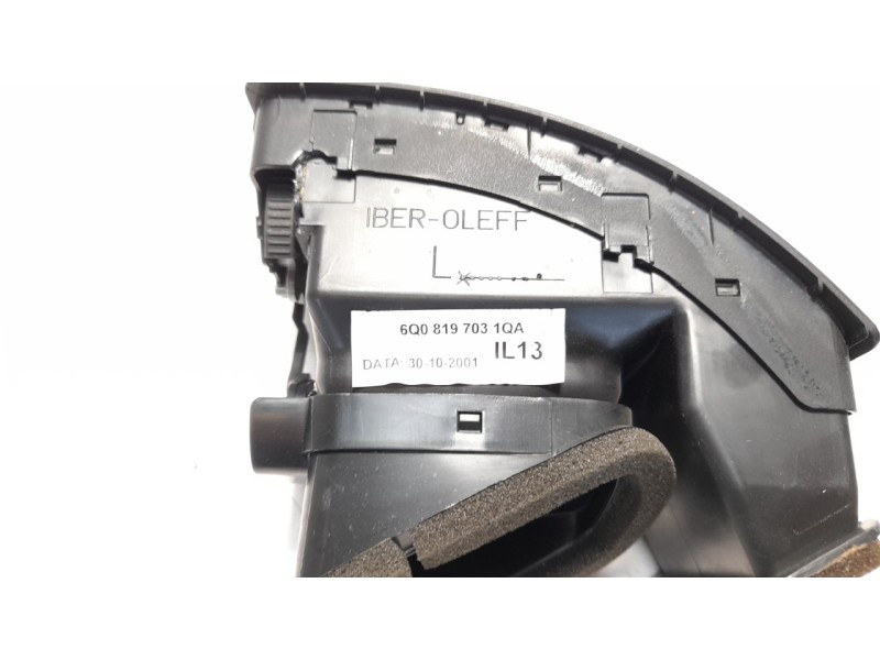 Recambio de rejilla aireadora para volkswagen polo (9n1) 1.4 16v referencia OEM IAM 6Q0819703  