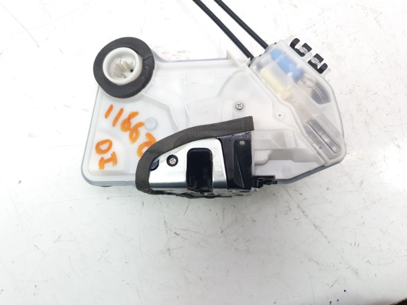 Recambio de cerradura puerta delantera izquierda para toyota rav4 referencia OEM IAM 6904053140  