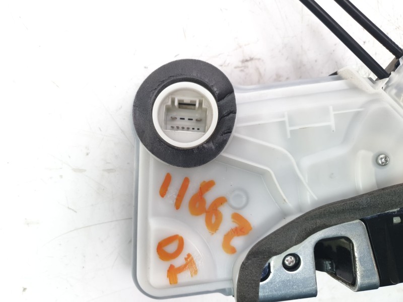 Recambio de cerradura puerta delantera izquierda para toyota rav4 referencia OEM IAM 6904053140  