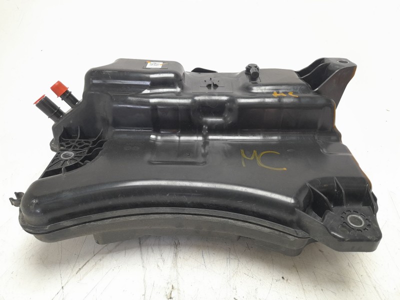 Recambio de deposito adblue para seat leon sportstourer (kl8, kld) 2.0 tdi referencia OEM IAM 5WA131877T 5Q0131969G 