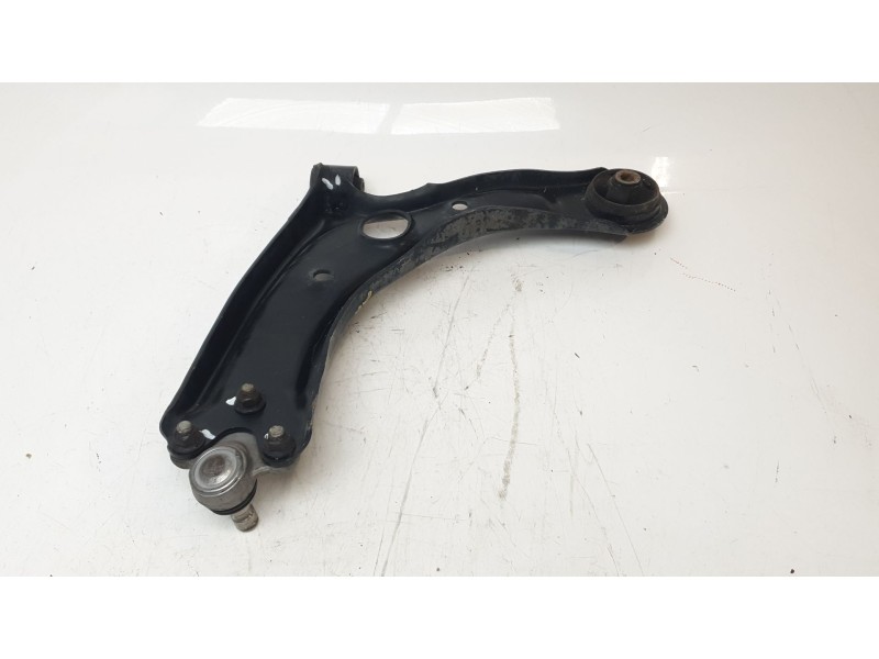 Recambio de brazo suspension inferior delantero derecho para kia sportage drive 4x2 referencia OEM IAM 54501D7000  ZWDKA319