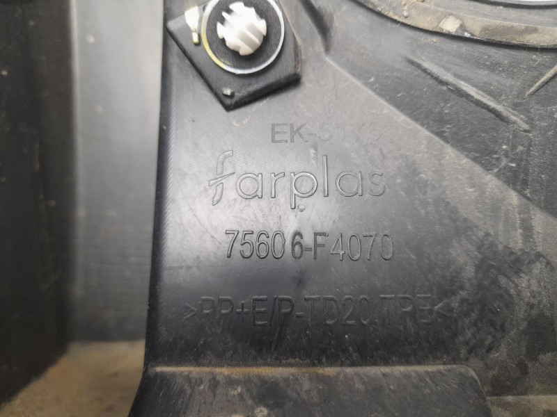 Recambio de aletin trasero izquierdo para toyota c-hr (_x1_) 2.0 hybrid (maxh10) referencia OEM IAM 75606F4070  