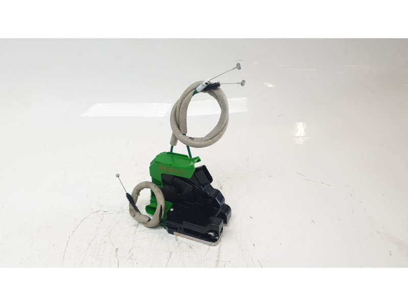 Recambio de cerradura puerta delantera derecha para ssangyong tivoli urban 4x2 referencia OEM IAM 7122035001  
