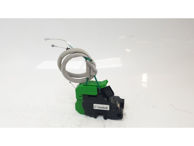 Recambio de cerradura puerta delantera izquierda para ssangyong tivoli urban 4x2 referencia OEM IAM 7121035021  
