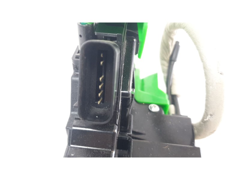 Recambio de cerradura puerta delantera izquierda para ssangyong tivoli urban 4x2 referencia OEM IAM 7121035021  