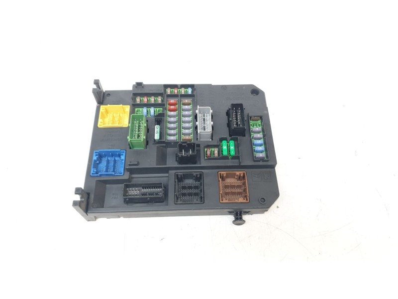 Recambio de caja reles / fusibles para peugeot 308 sw gt line referencia OEM IAM 980668788  