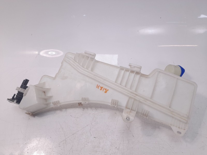 Recambio de deposito limpia para peugeot 3008 allure referencia OEM IAM 9826400780 A2C97931200 