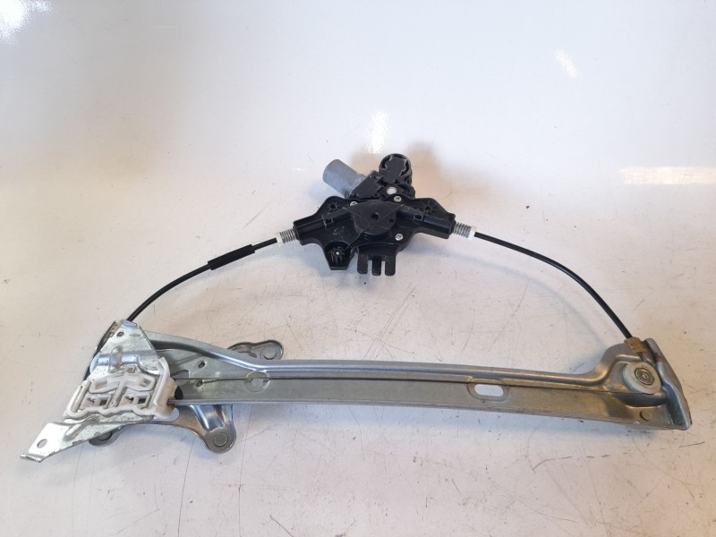 Recambio de elevalunas delantero derecho para toyota corolla station wagon (_e21_) 2.0 hybrid (mzeh12) referencia OEM IAM 698100
